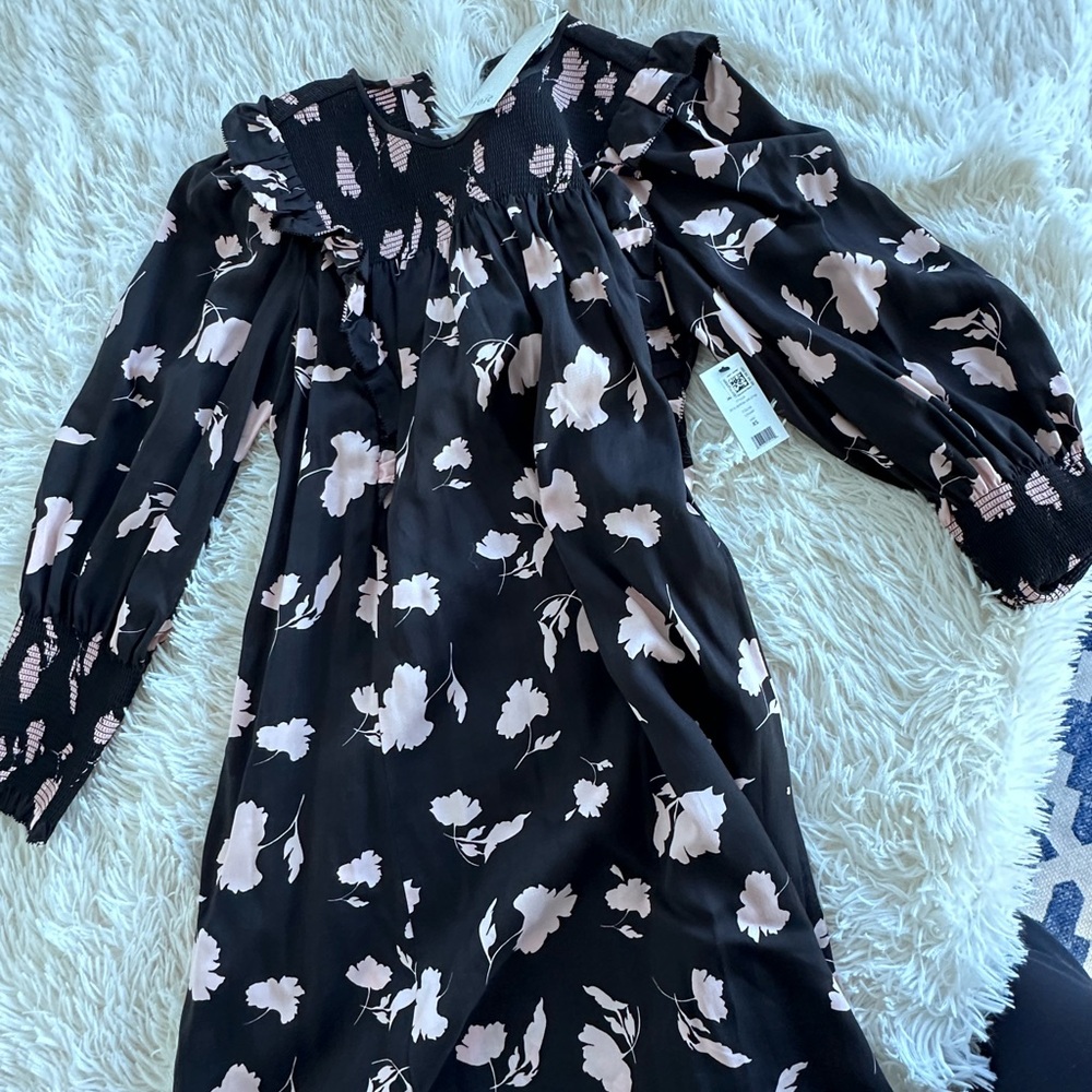 joie dress new with tags

Six XS
